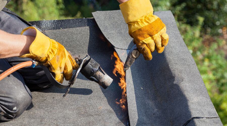 Professional gutter cleaning in Glenview, KY